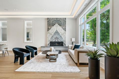 Photo 6 at 215 Northwood Drive, Newtonbrook East, Toronto