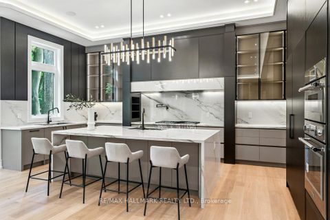 Photo 11 at 215 Northwood Drive, Newtonbrook East, Toronto