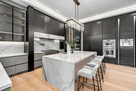 Photo 12 at 215 Northwood Drive, Newtonbrook East, Toronto