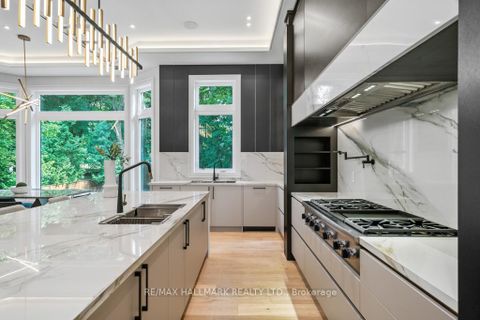 Photo 14 at 215 Northwood Drive, Newtonbrook East, Toronto