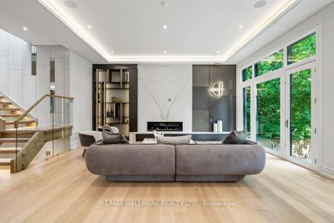 Photo 20 at 215 Northwood Drive, Newtonbrook East, Toronto