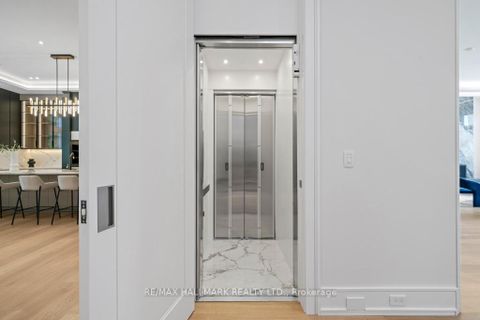 Photo 25 at 215 Northwood Drive, Newtonbrook East, Toronto