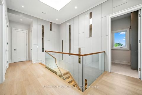 Photo 27 at 215 Northwood Drive, Newtonbrook East, Toronto