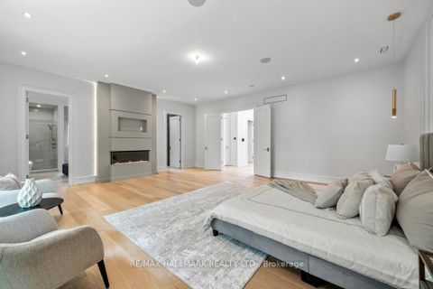 Photo 29 at 215 Northwood Drive, Newtonbrook East, Toronto