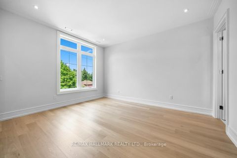 Photo 33 at 215 Northwood Drive, Newtonbrook East, Toronto