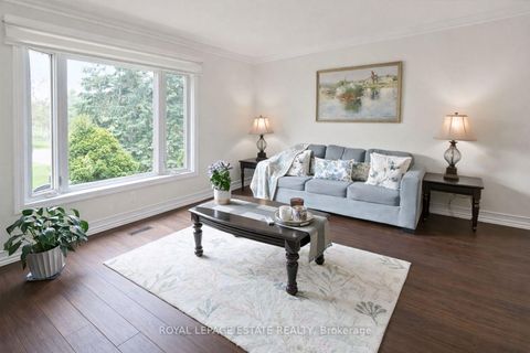 Photo 6 at 130 William Stephenson Drive, Blue Grass Meadows, Whitby