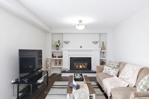 Photo 13 at 130 William Stephenson Drive, Blue Grass Meadows, Whitby
