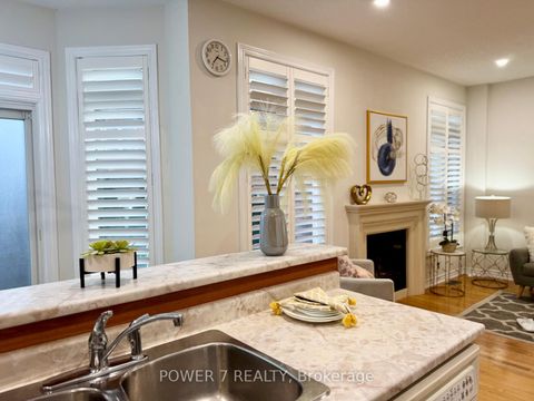 Photo 13 at 119 Gauguin Avenue, Patterson, Vaughan