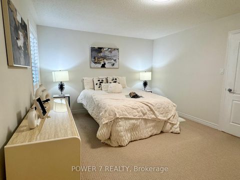 Photo 19 at 119 Gauguin Avenue, Patterson, Vaughan