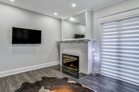 Photo 8 at 97 Centre Street E, Crosby, Richmond Hill