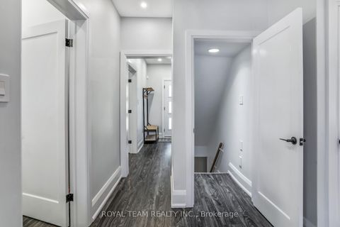 Photo 9 at 97 Centre Street E, Crosby, Richmond Hill