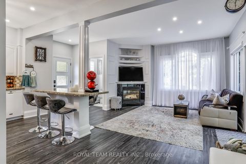 Photo 11 at 97 Centre Street E, Crosby, Richmond Hill