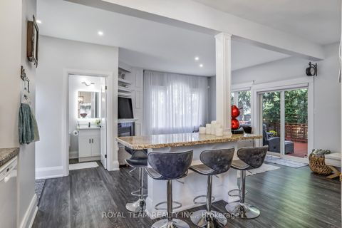 Photo 17 at 97 Centre Street E, Crosby, Richmond Hill