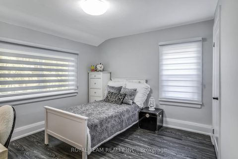 Photo 24 at 97 Centre Street E, Crosby, Richmond Hill