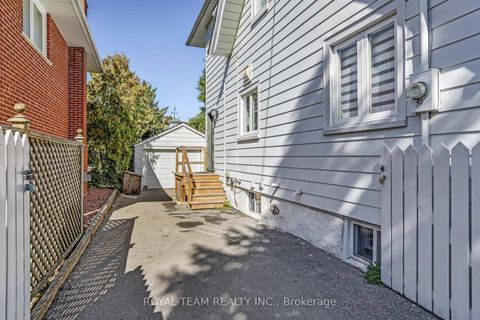 Photo 36 at 97 Centre Street E, Crosby, Richmond Hill