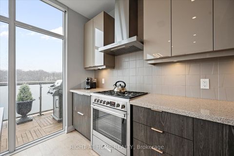Photo 4 at 601 - 580 Kingston Road, The Beaches, Toronto