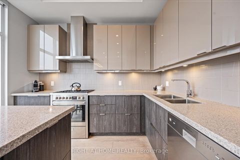 Photo 7 at 601 - 580 Kingston Road, The Beaches, Toronto