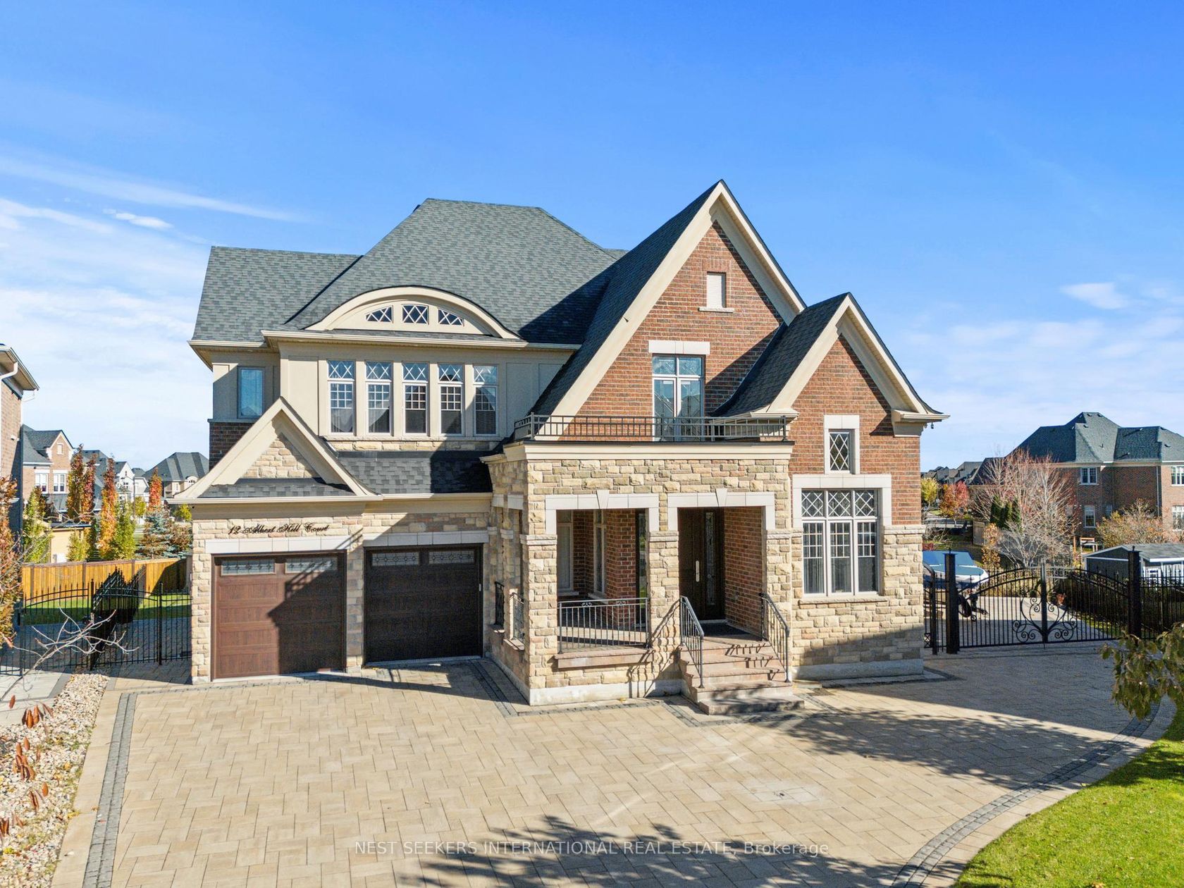 12 Albert Hill Court, Nobleton, King photo number 2