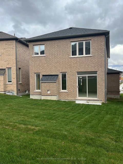 Photo 3 at 14 Forestlane Way, Port Perry, Scugog