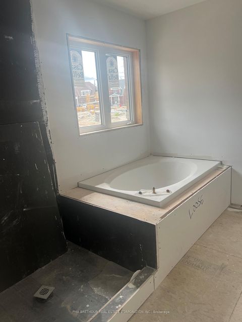 Photo 16 at 14 Forestlane Way, Port Perry, Scugog