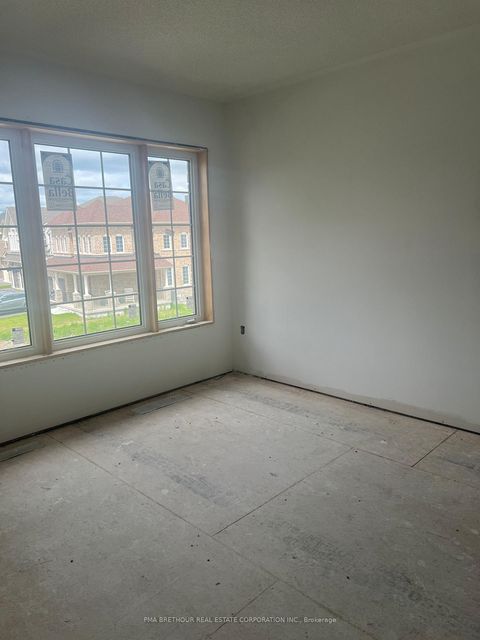 Photo 18 at 14 Forestlane Way, Port Perry, Scugog