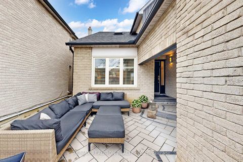 Photo 2 at 147 Mcmorran Crescent, Brownridge, Vaughan