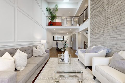 Photo 5 at 147 Mcmorran Crescent, Brownridge, Vaughan