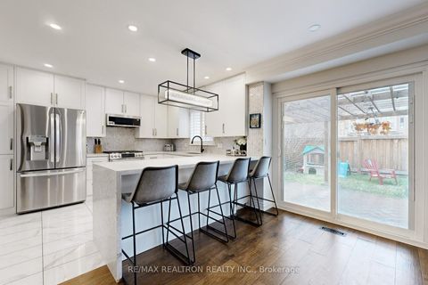 Photo 9 at 147 Mcmorran Crescent, Brownridge, Vaughan