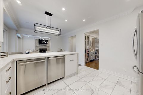 Photo 11 at 147 Mcmorran Crescent, Brownridge, Vaughan