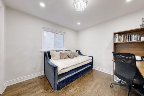 Photo 25 at 147 Mcmorran Crescent, Brownridge, Vaughan