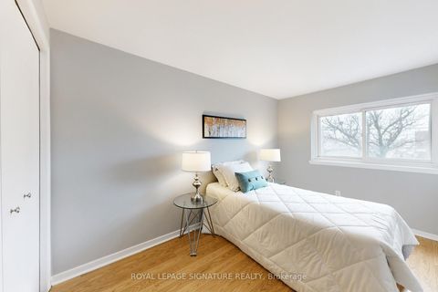 Photo 17 at 62 Valdor Drive, Agincourt North, Toronto