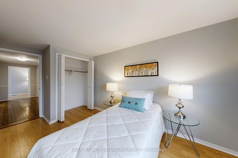 Photo 18 at 62 Valdor Drive, Agincourt North, Toronto