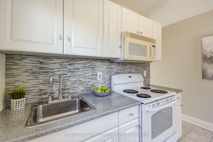 Photo 10 at 53 East 19th Street, Inch Park, Hamilton