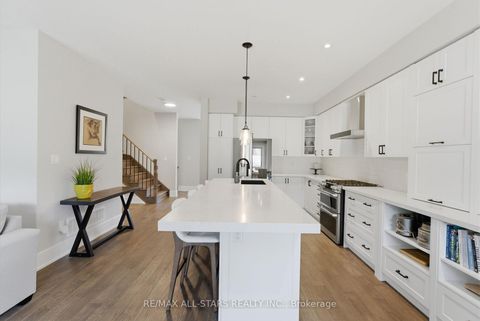 Photo 9 at 7 Gord Matthews Way, Uxbridge