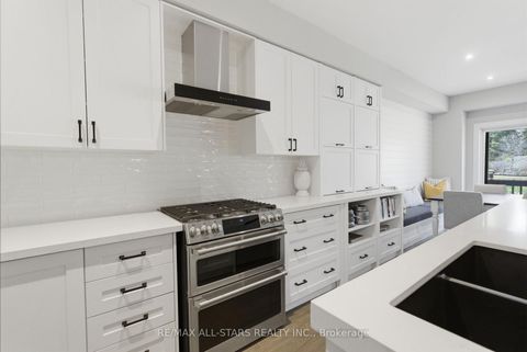 Photo 13 at 7 Gord Matthews Way, Uxbridge