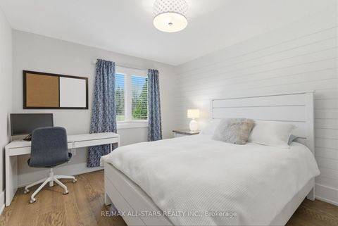 Photo 26 at 7 Gord Matthews Way, Uxbridge