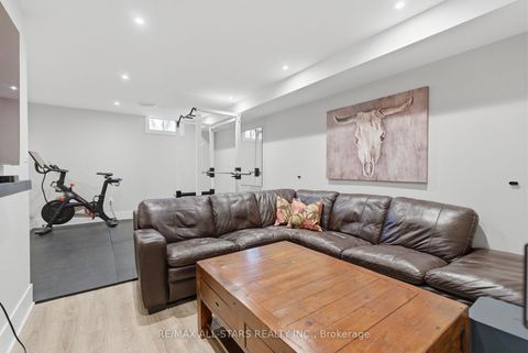 Photo 33 at 7 Gord Matthews Way, Uxbridge