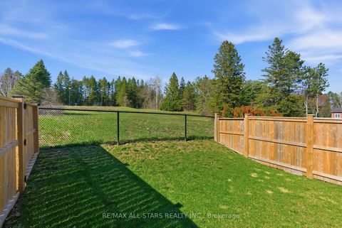 Photo 40 at 7 Gord Matthews Way, Uxbridge