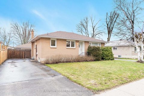 Photo 2 at 12 Marion Crescent, Wellington, Barrie