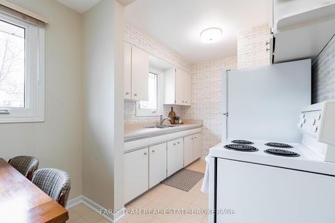 Photo 5 at 12 Marion Crescent, Wellington, Barrie