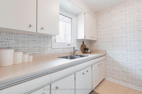 Photo 7 at 12 Marion Crescent, Wellington, Barrie