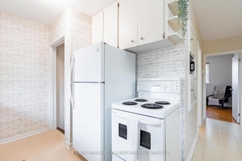 Photo 8 at 12 Marion Crescent, Wellington, Barrie