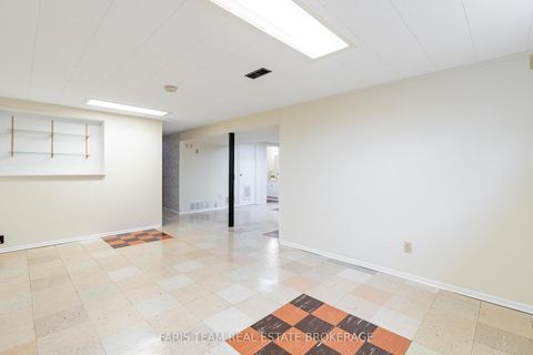 Photo 24 at 12 Marion Crescent, Wellington, Barrie