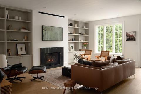 Photo 2 at 16 Glenshaw Crescent, Parkview, Toronto