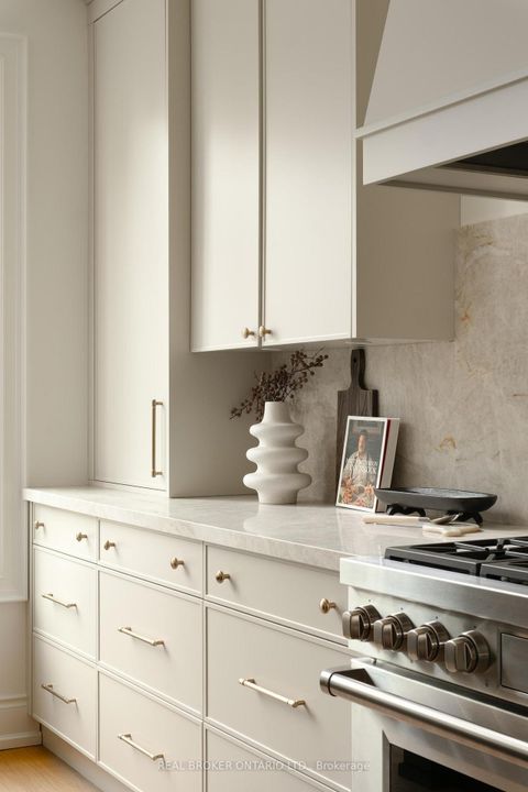 Photo 10 at 16 Glenshaw Crescent, Parkview, Toronto