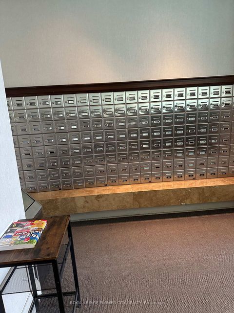 Photo 4 at 403 - 88 Promenade Circle, Brownridge, Vaughan