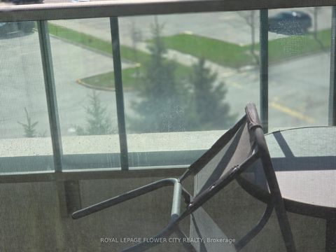 Photo 9 at 403 - 88 Promenade Circle, Brownridge, Vaughan