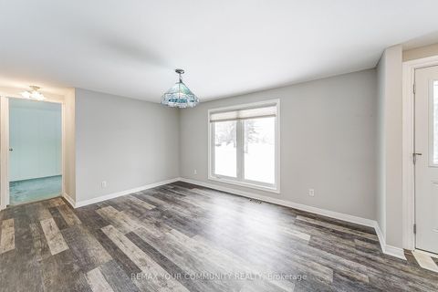 Photo 5 at 20 Geneva Court, Sutton & Jackson's Point, Georgina