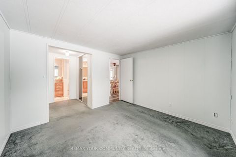 Photo 11 at 20 Geneva Court, Sutton & Jackson's Point, Georgina