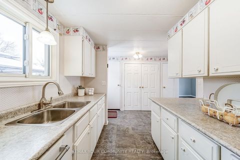 Photo 17 at 20 Geneva Court, Sutton & Jackson's Point, Georgina